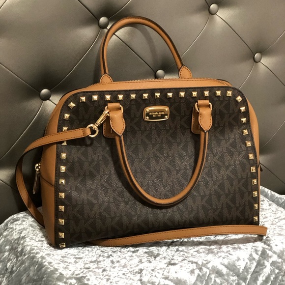 MICHAEL Michael Kors Handbags - ✨MK purse✨